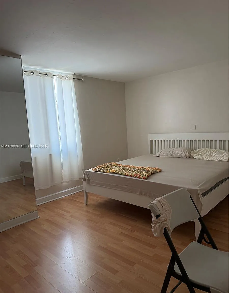 Madison Downtown Condo — Photo 4