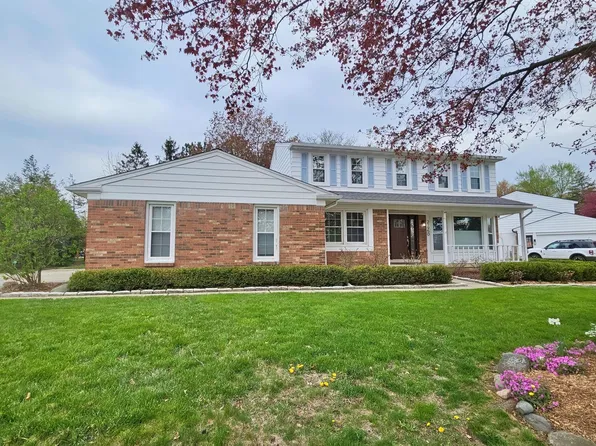 21950 Bedford Dr, Northville, MI 48167
