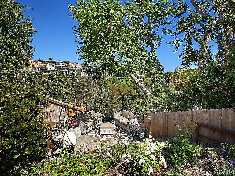 554 Hazel Dr — Photo 24