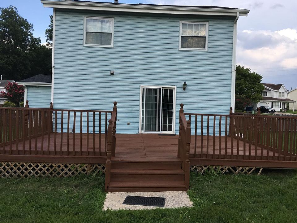 1st image of 17 Danbury Dr