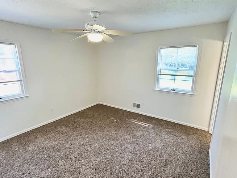 925 Fenley Ave — Photo 21
