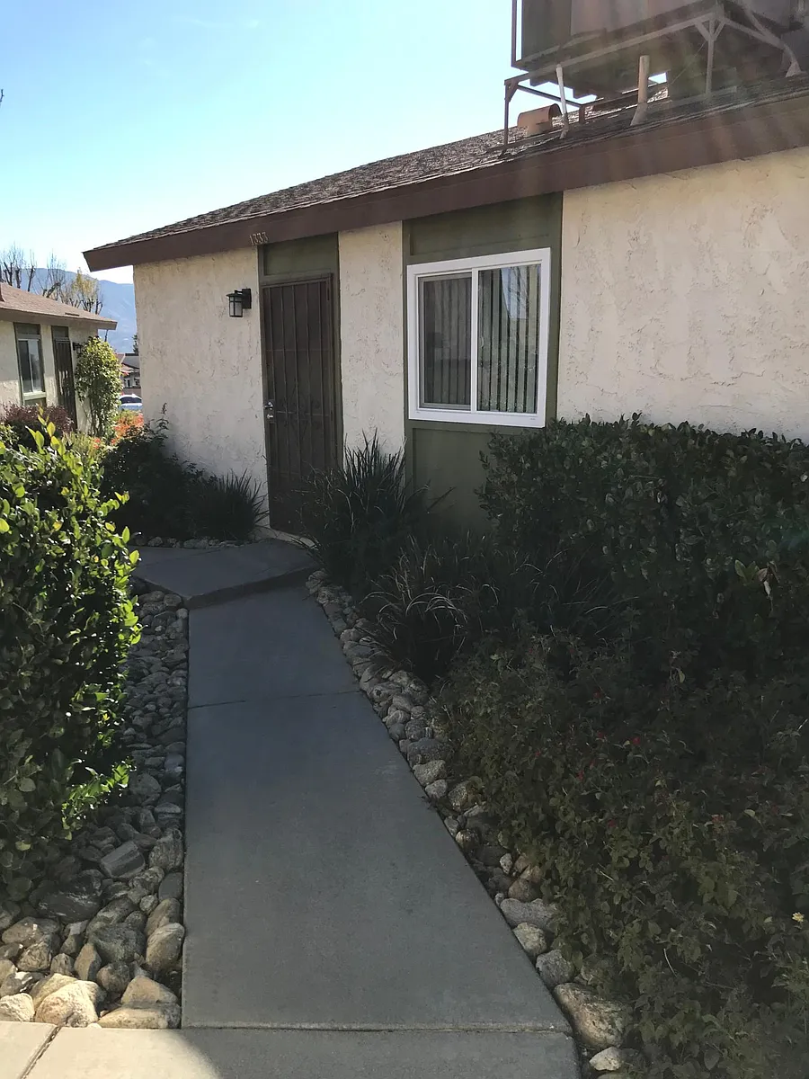Building Photo - 1333 Vista Serena Dr