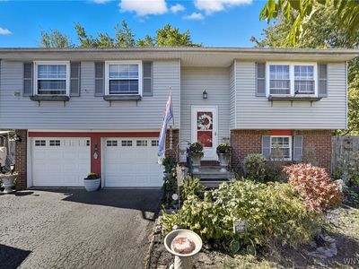 6958 Academy Ln, Lockport, NY, 14094