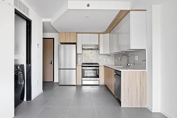 Rented by Polaris Property Group | media 9