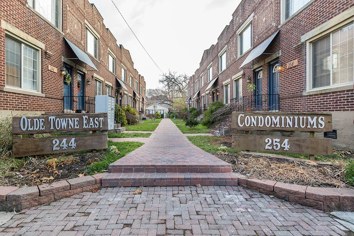 Building Photo - 244 S Monroe Ave #L