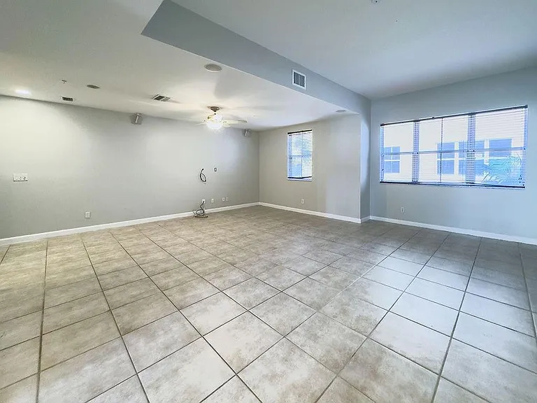 2322 Vintage Dr — Photo 34
