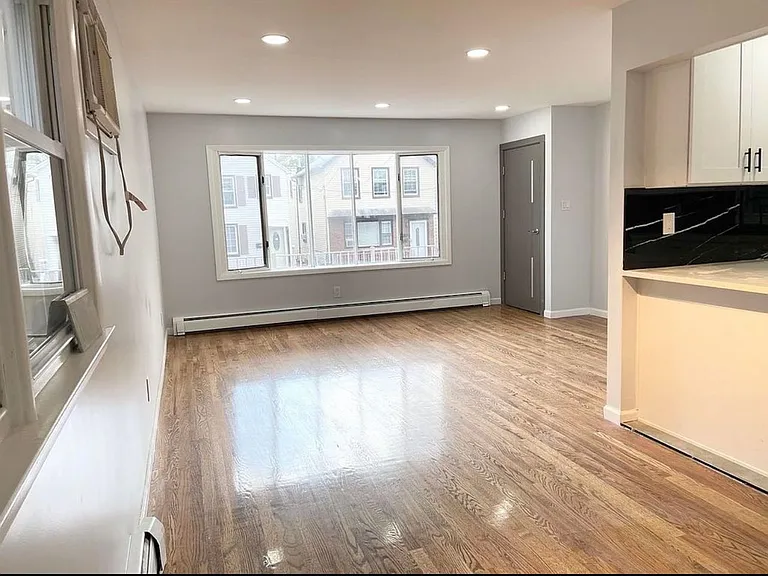 13 Silver St #2 — Photo 4