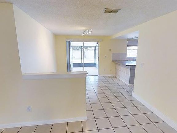 5th image of 12604 Logan Pl