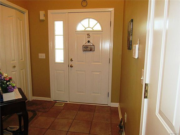 2nd image of 901 Maryvale Dr