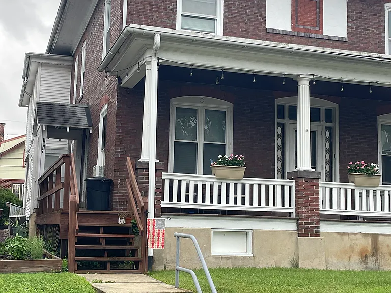 101 N State St — Photo 1
