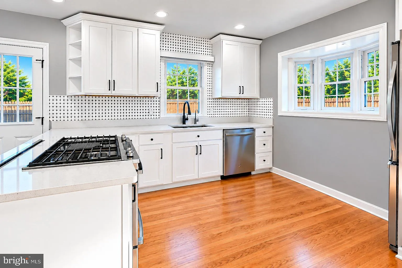 2 bed, 1.5 bath, 1192 sqft, $3,900 — Photo 4
