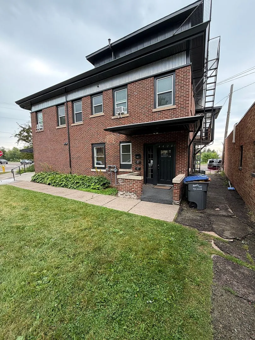 4428 E Superior St — Photo 1