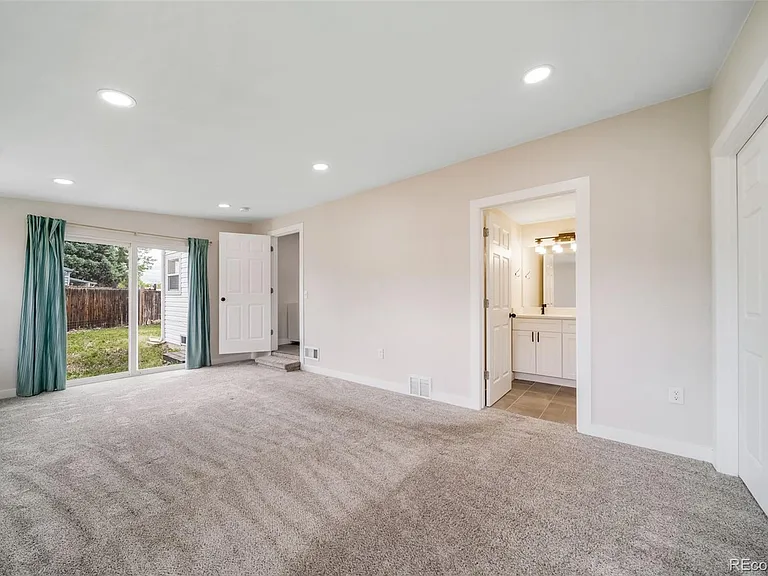 2395 S Irving St — Photo 14