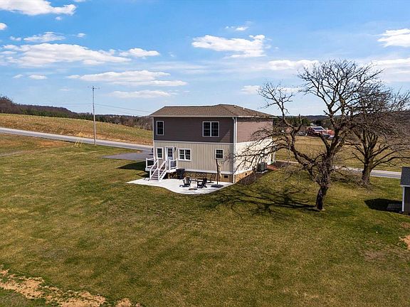 3rd image of 118 S Clear Ridge Rd