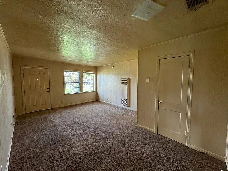 722 Sutton Dr — Photo 7