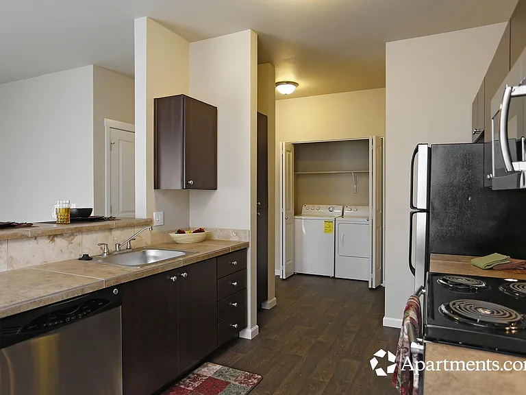 Plumtree Apartments — Photo 26