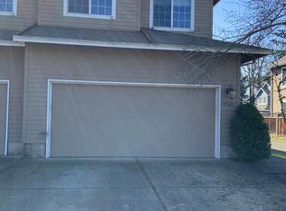 17021 SE Valley View Rd, Gladstone, OR 97027