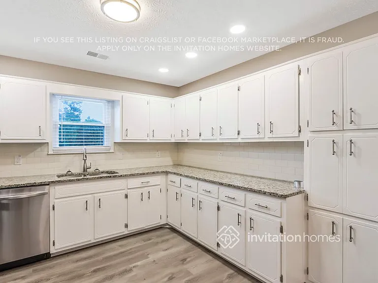 185 Fox Meadow Dr — Photo 9