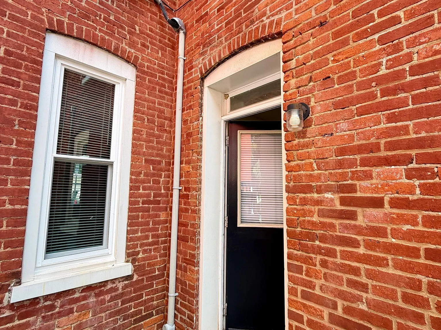 1 bed, 1.0 bath, 560 sqft, $1,125 — Photo 2