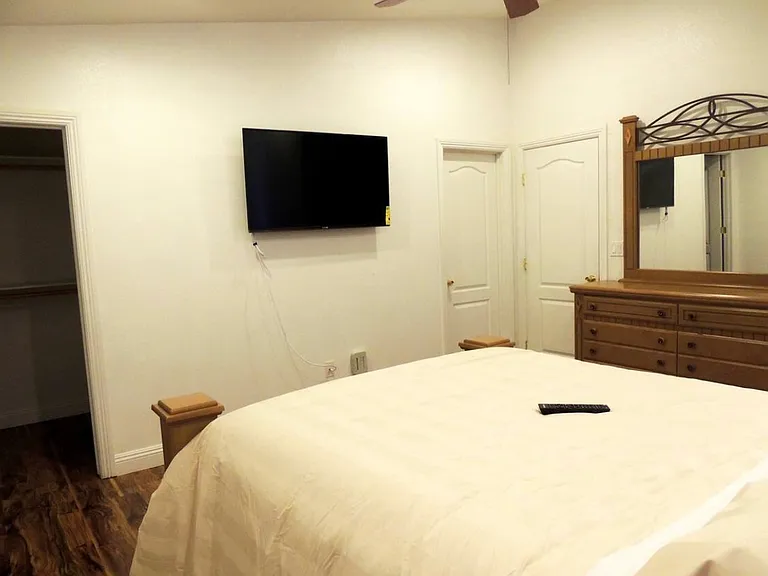 1806 W Oakey Blvd #1 — Photo 4