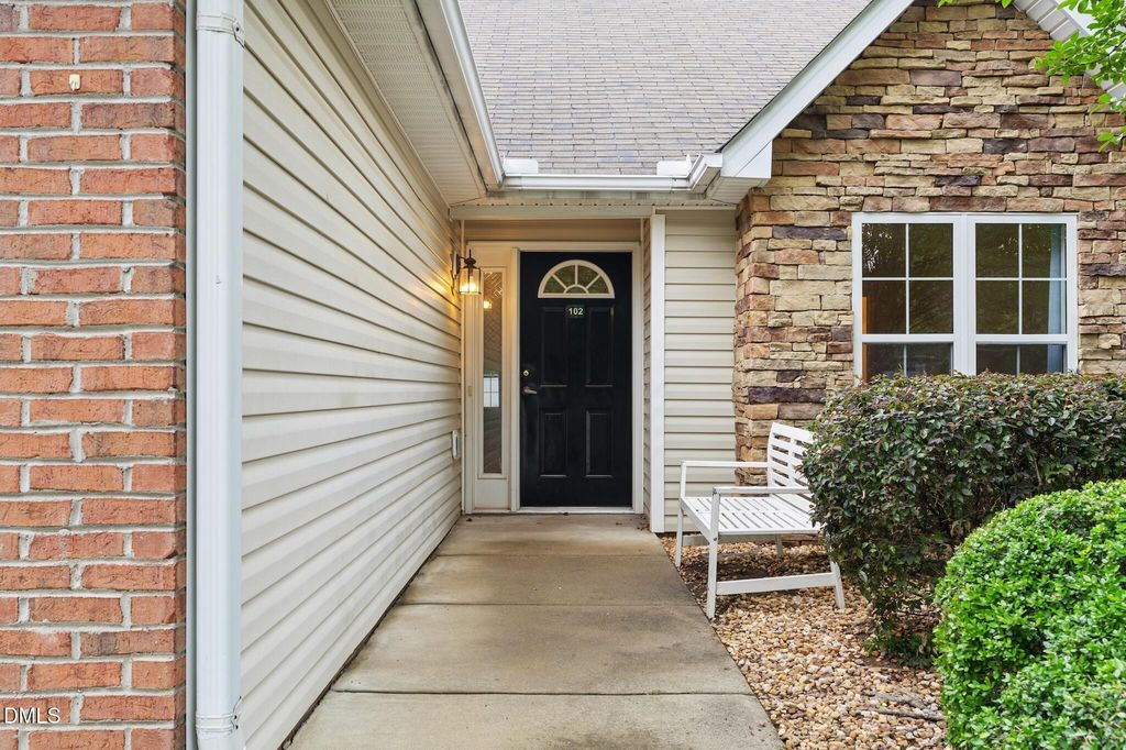 2521 Gordon Glen Ct APT 102, Raleigh, NC - View 6