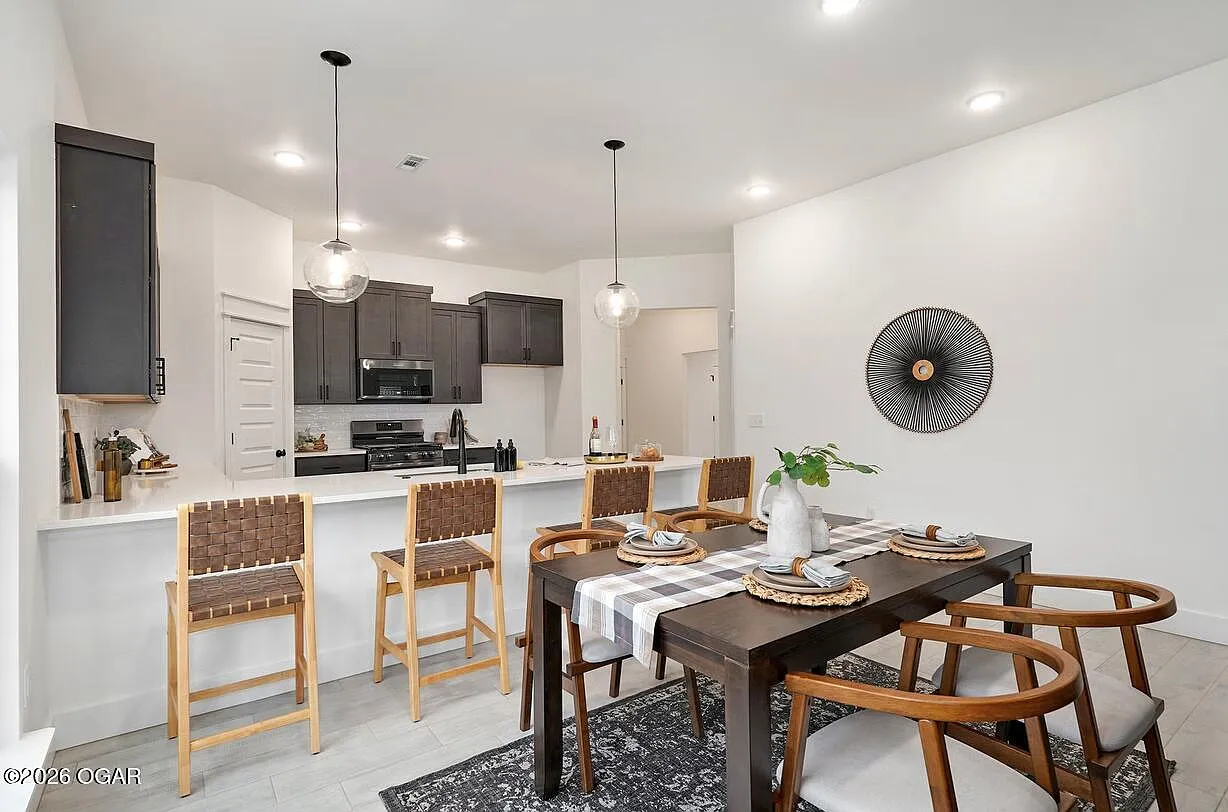 3 bed, 2.0 bath, 1750 sqft, $2,000 — Photo 4