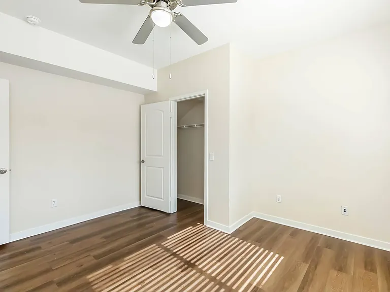 Vineyards at Palm Desert Apartment Homes — Photo 47