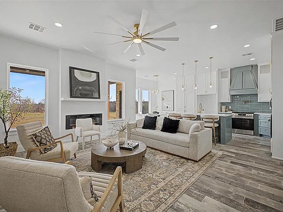 2nd image of 2437 Canyon Cir