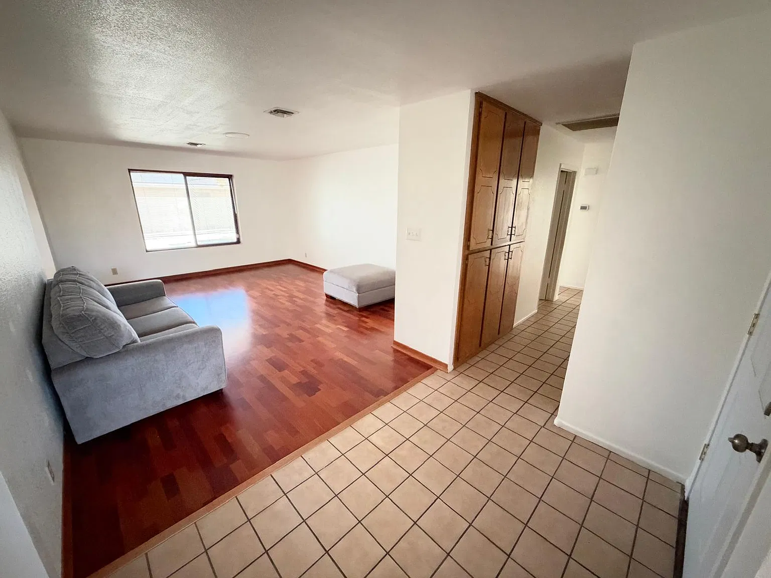 4 bed, 1964 sqft, $2,500 — Photo 2