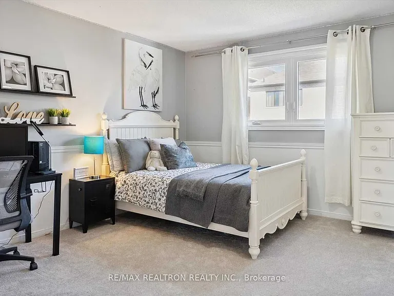 68 Flint Cres #UPPER — Photo 28
