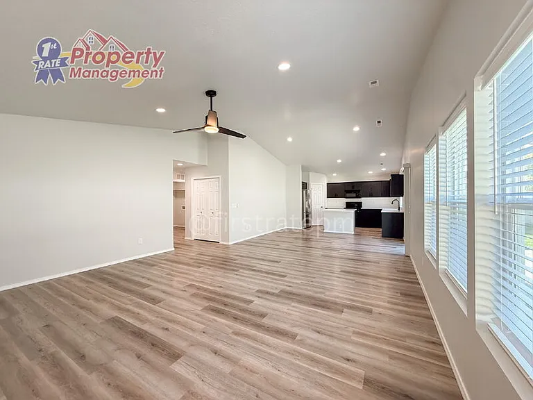 4918 Endicott Dr — Photo 13