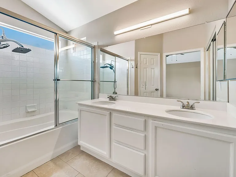 10401 Horseback Ridge Ave — Photo 18