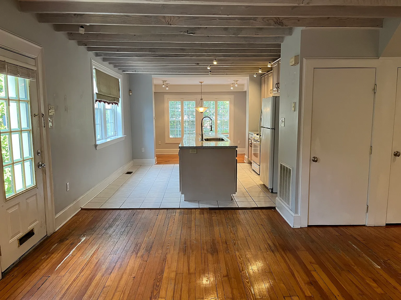 3 bed, 1600 sqft, $3,200 — Photo 4