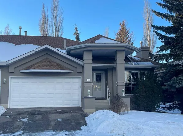 4 E Christie Gdns SW, Calgary, AB T3H 3B5