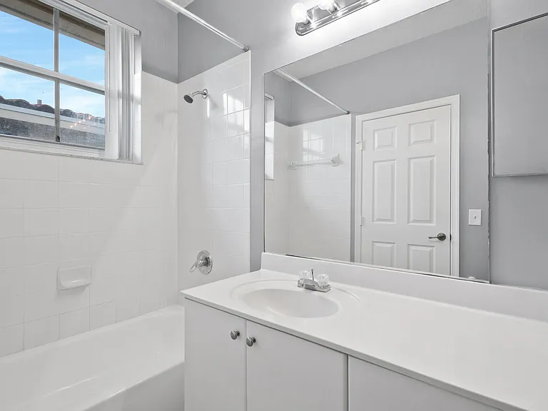 4822 Chancellor Dr #20 — Photo 14