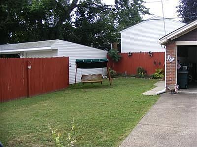 4th image of 10225 Loretta Ave