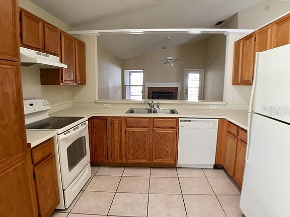4th image of 1465 Crawford Dr