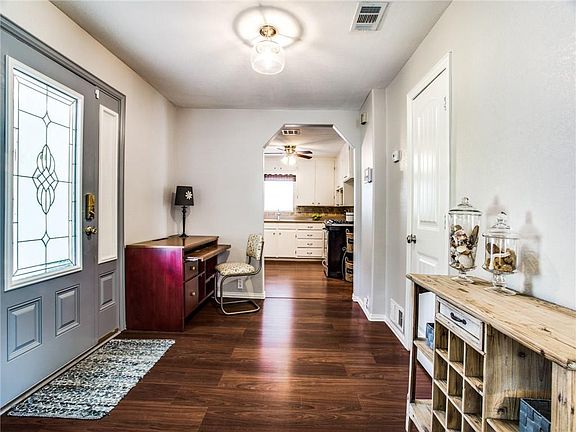 3rd image of 425 Pemberton St