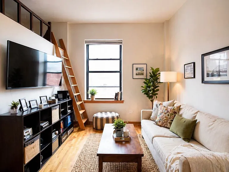 67 W 73rd St #2B — Photo 2