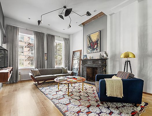1st image of 21 Bethune St #2