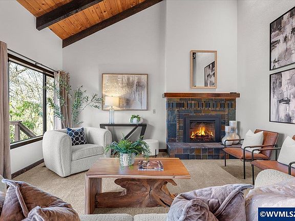 5th image of 3904 Viewcrest Rd S