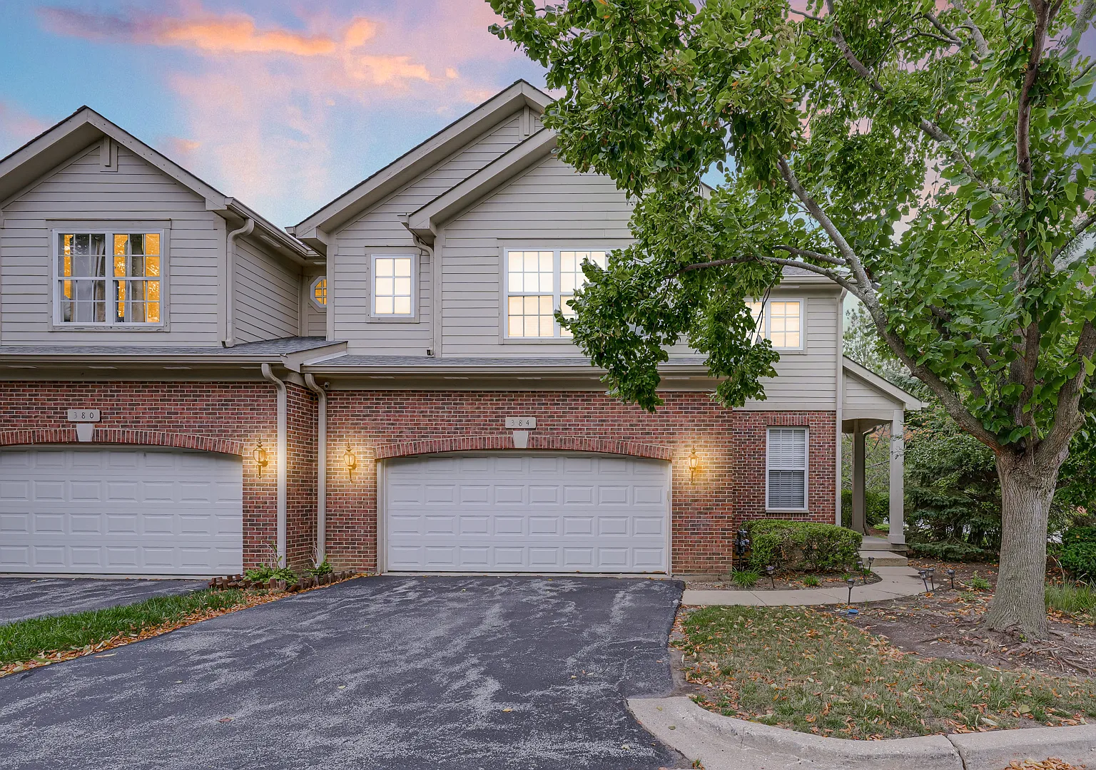 3 bed, 2.5 bath, 2565 sqft, $3,395 — Photo 2