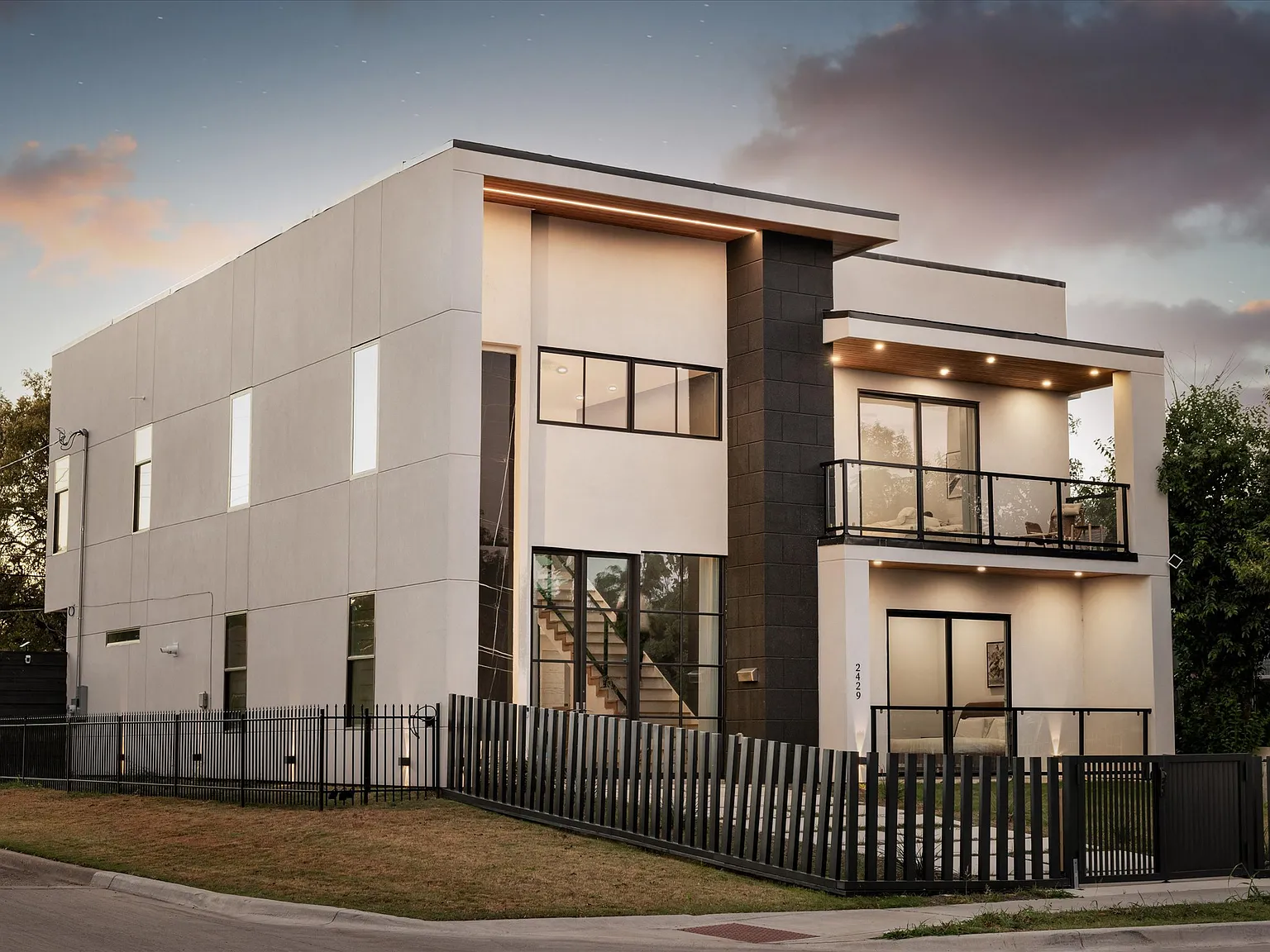 5 bed, 2960 sqft, $6,299 — Photo 1
