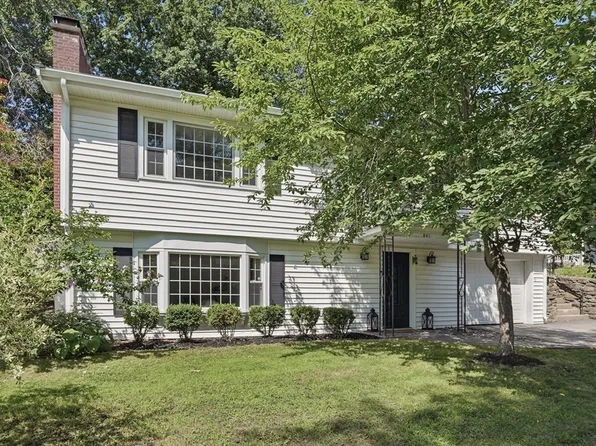 841 Grove Street Ter, Worcester, MA 01605