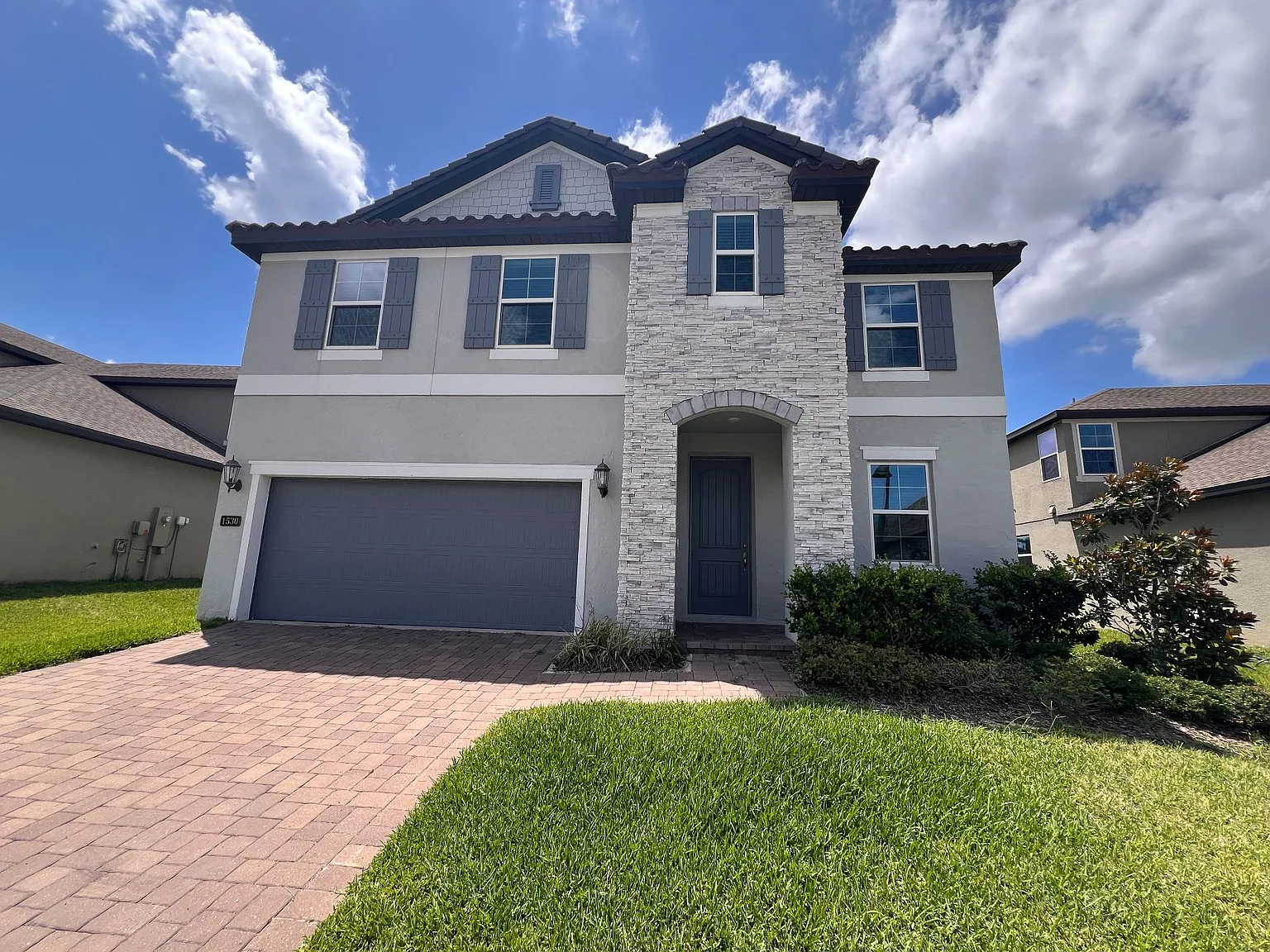 4 bed, 2.5 bath, 2574 sqft, $3,100 — Photo 1