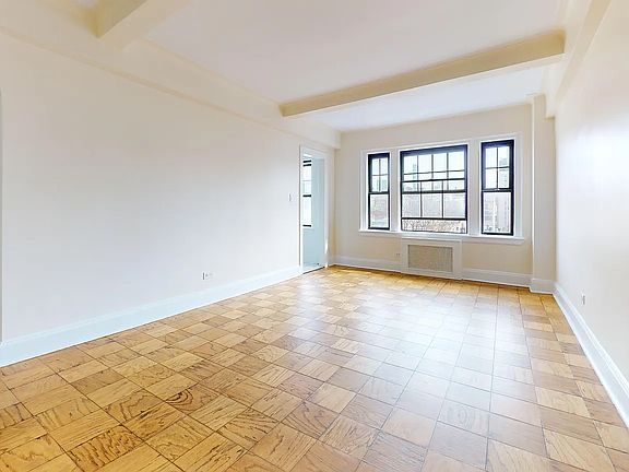 3rd image of 95 Christopher St APT 9G