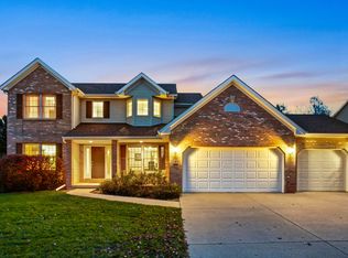 31 Greythorne Cir, Bloomington, IL