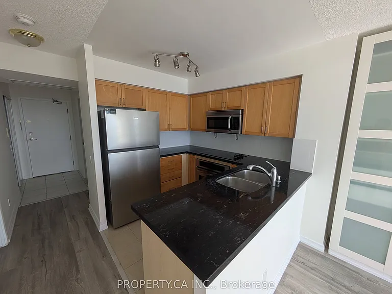 30 Harrison Garden Blvd #1906 — Photo 9
