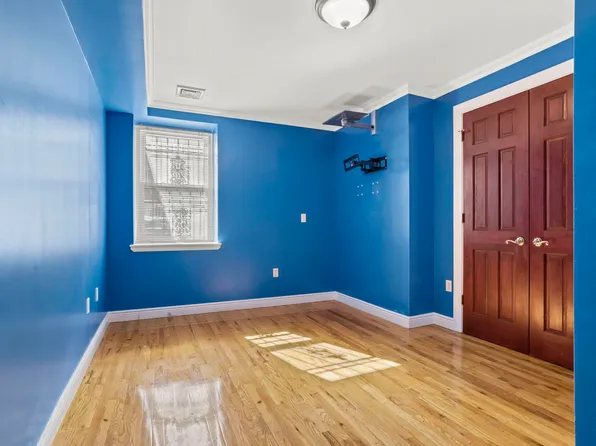 275 West 132nd Street image 10 of 13