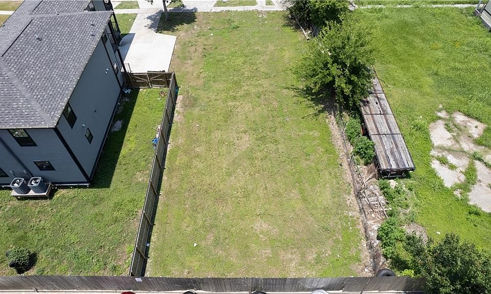 2nd image of 1427 Lamanche St